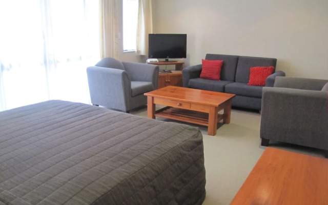 Aotea Lodge