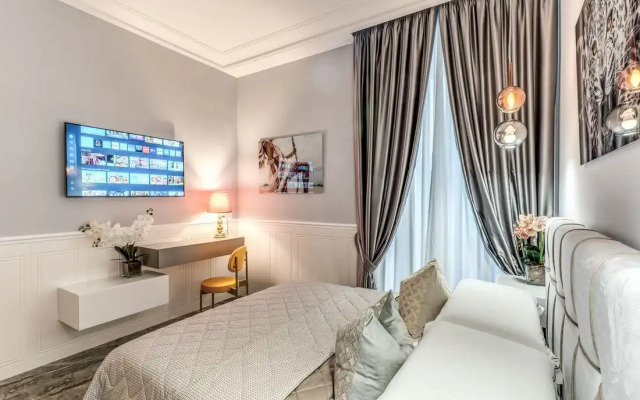 Spanish Steps Oasis Suites