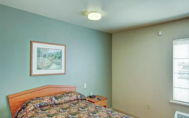 Studio 6 Extended Stay Cincinnati Sharonville OH