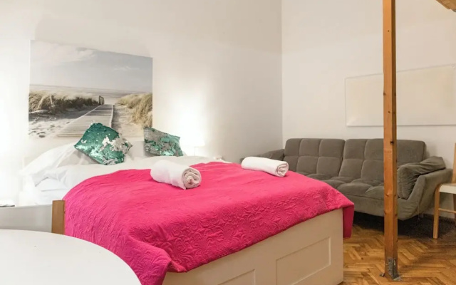 Affordable 1BR Flat for 5 Near Belvedere