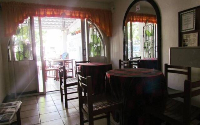 Hotel Villa Serena Flor Blanca