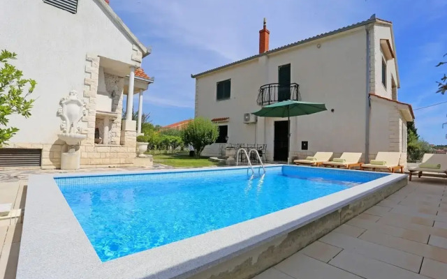 Apartment Dvori Klis