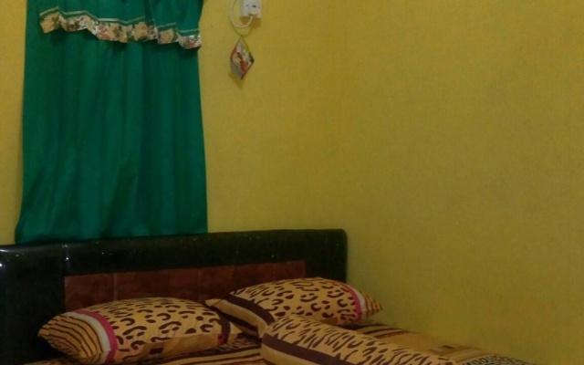 Rumah Charsy Homestay – Guest Rooms – Sungailiat