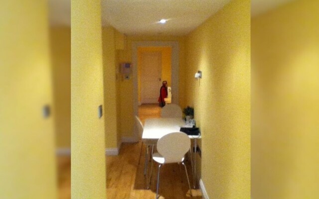 Collingham Place Apartment