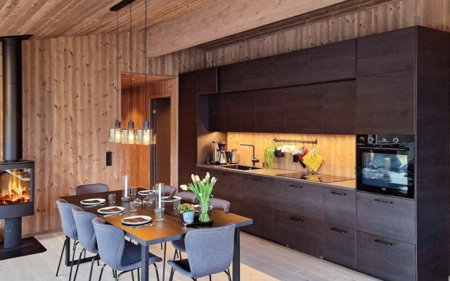 6 Person Holiday Home in Lindas