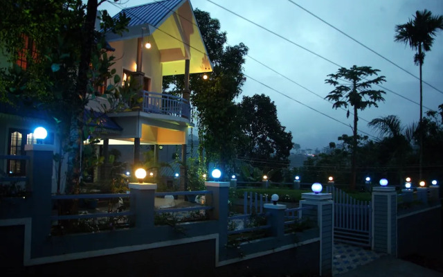 Room-1 Bedroom With Balcony Mountain Vie