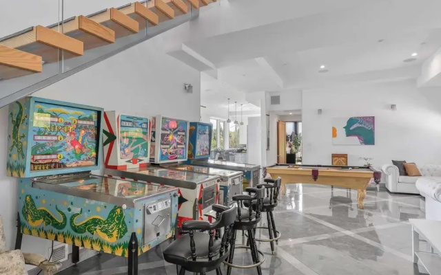Luxe LA Escape w/ Pool, Views & Game Room Alta Vista Estate by Avantstay