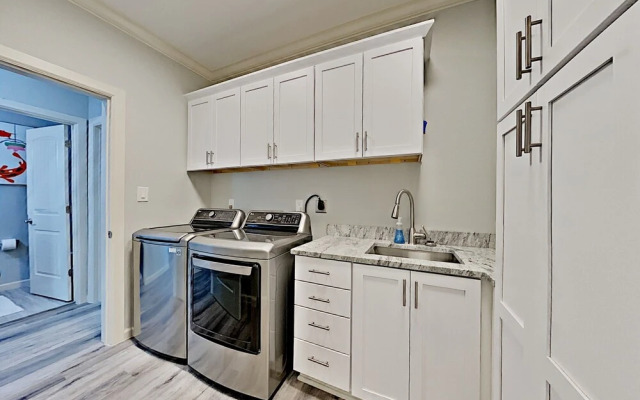 1231Swat 7 Bedroom Home
