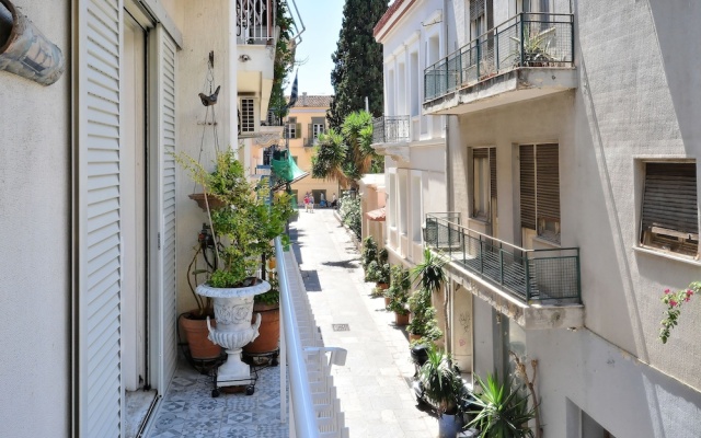 Plaka Elegant Apartment