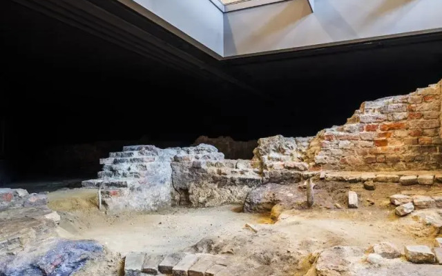 Capri by Fraser Berlin