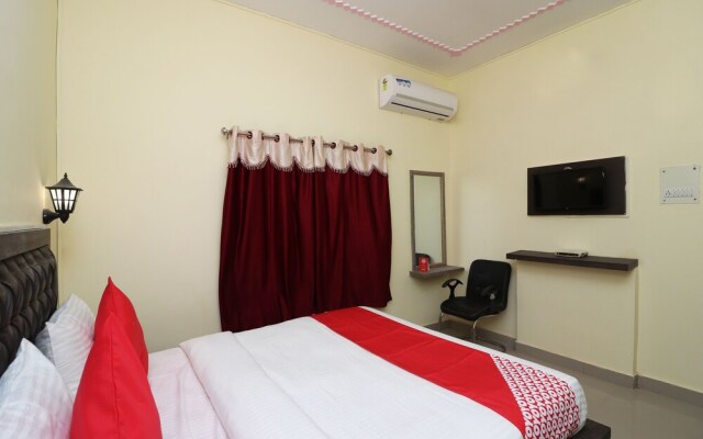 Sandhya Guest House by OYO Rooms