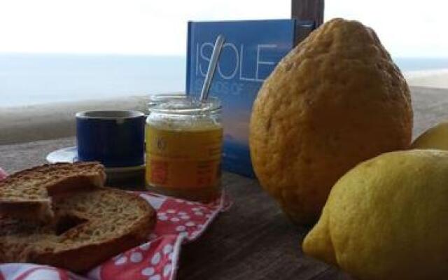 Dammuso sulla scogliera