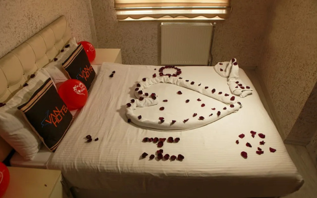 Van Suites Hotel