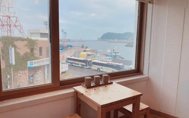 Jeju Kimjipsa Pension