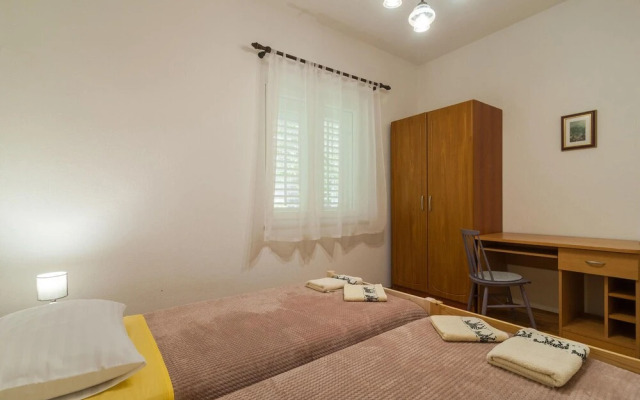 Stunning Apartment in Supetar With Wifi and 2 Bedrooms