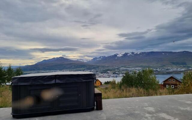 Beautiful cabin with amazing view over Akureyri