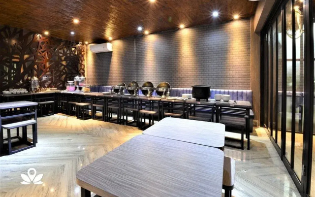 ZEN Rooms Duta Merlin