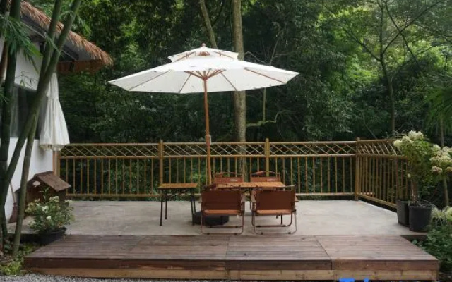 Zen Ju Qing Cheng Mountain – Outside – Chengdu