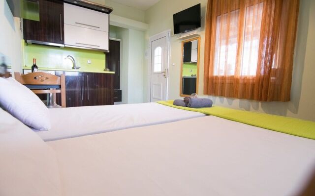 Avra Comfort Rooms