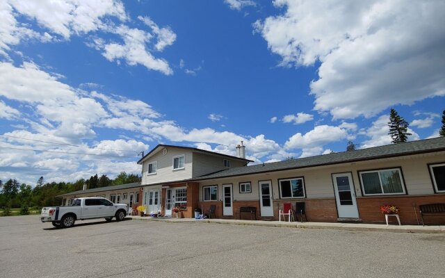 Town and Country Motel in Nipigon