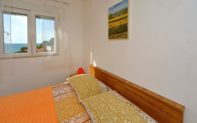 Apartment Aleksandra - 10 m from sea: A6 Bibinje, Zadar riviera