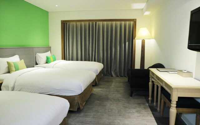 Green World Triplebeds Hotel