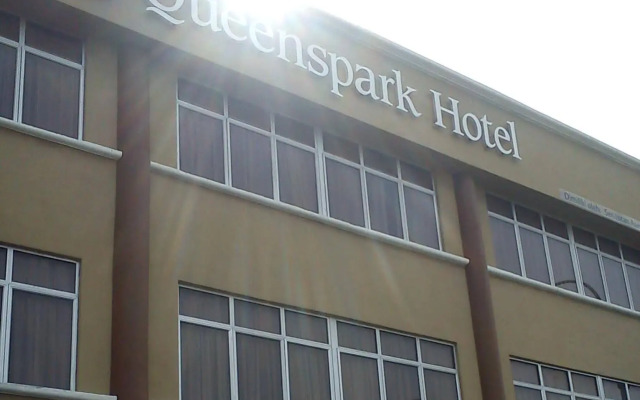 Desa Queenspark Hotel
