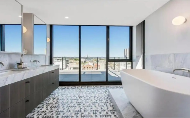 Luxury Penthouse with Bay and City Views