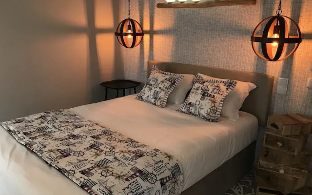 Royal Beach Hostel & Suites