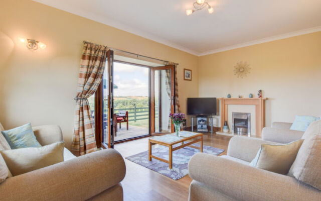 Holiday Home Dinas y Gadair