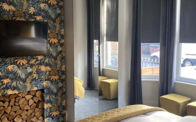 Refurbished 3 Bed House in Manchester