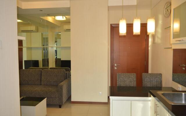 Roomku at Bassura City Apartment