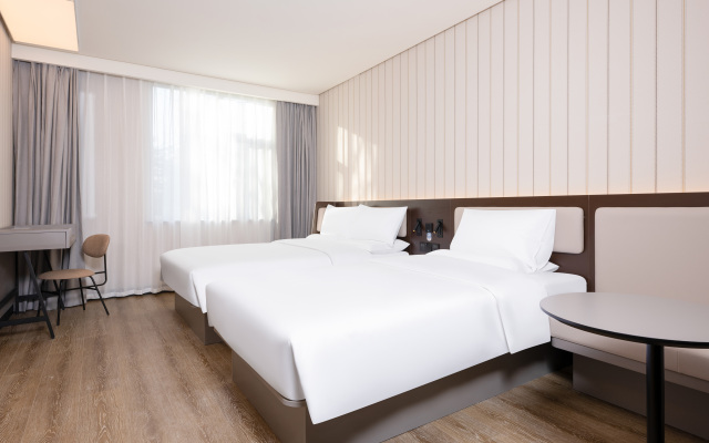 HanTing Hotel (Jincheng Zezhou Road Guomao)