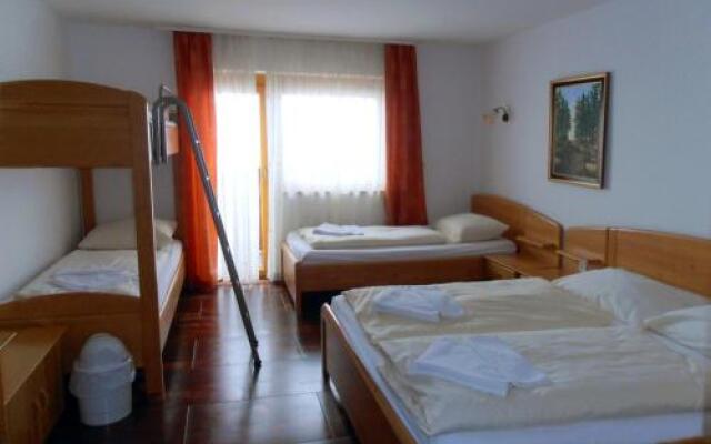 Hotel Lukov Dom