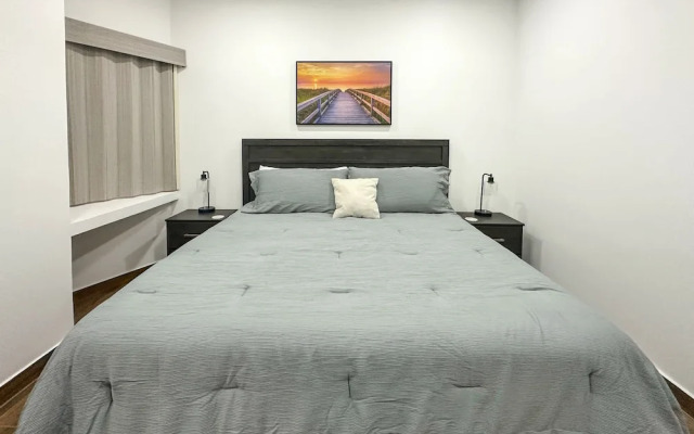 Steps to Sandy Beach Pool Renovated 2BR Condo