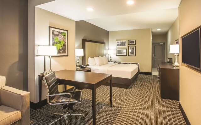 La Quinta Inn & Suites by Wyndham Hattiesburg - I-59