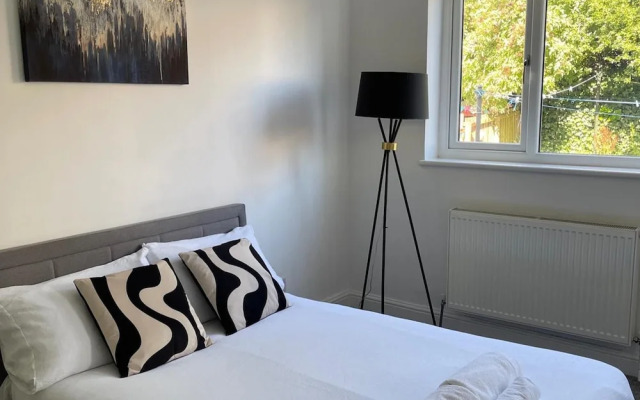 Privategarden- Freeparking- wd- 2br- Wifi