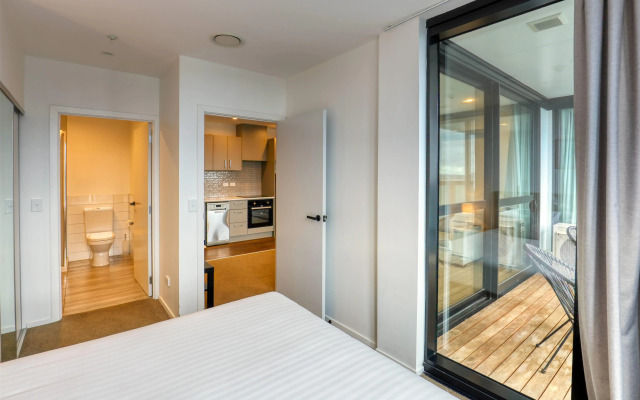 Ramada Suites By Wyndham Victoria Street West