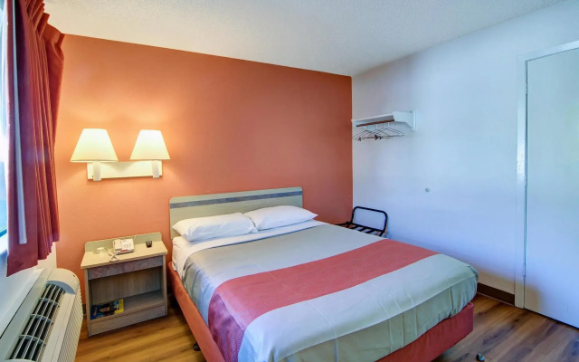 Motel 6 Euless, TX - Dallas
