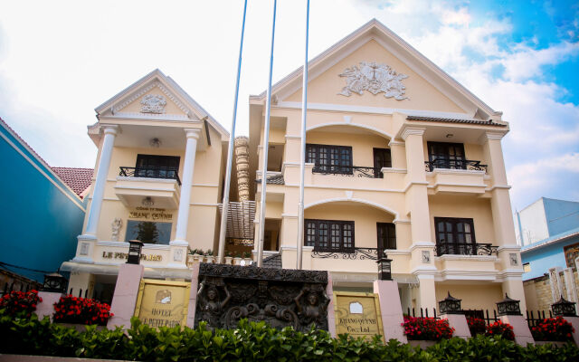 Le Petit Paris Hotel Dalat