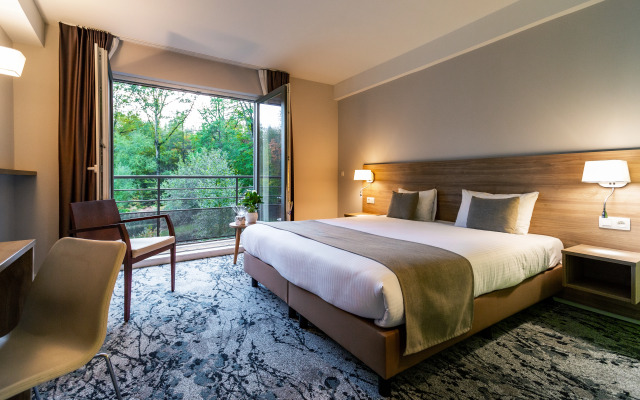 Utopia Hotel