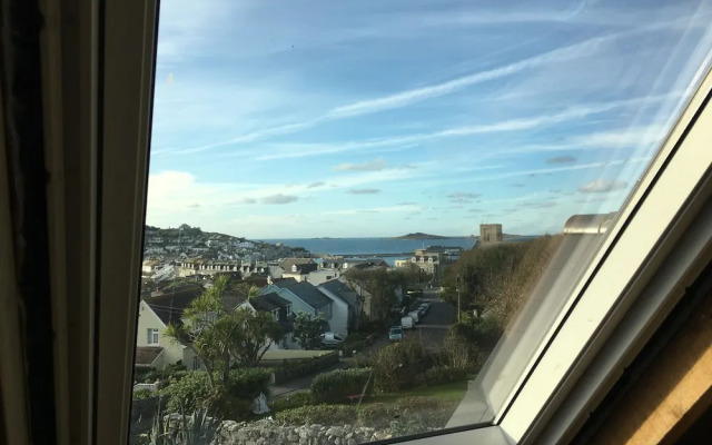 Appletree Court House