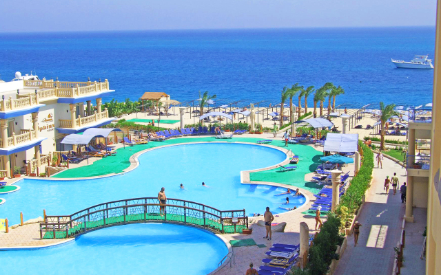 Sphinx Aqua Park Beach Resort