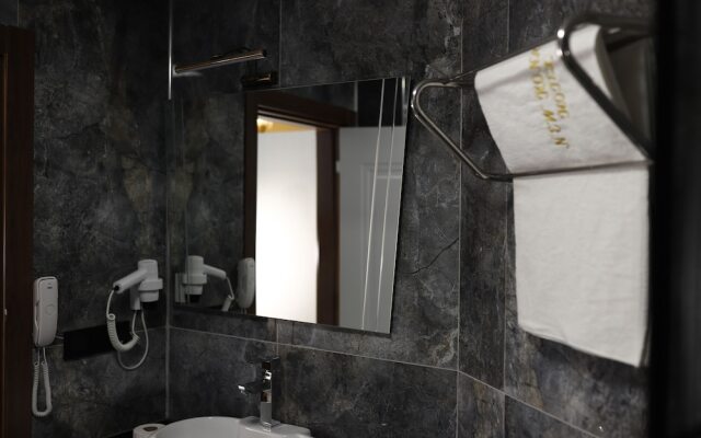 New Konak Hotel