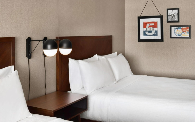 Four Points by Sheraton Edmonton South