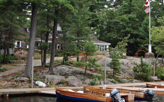 Chaudière Lodge - Boat Access Only