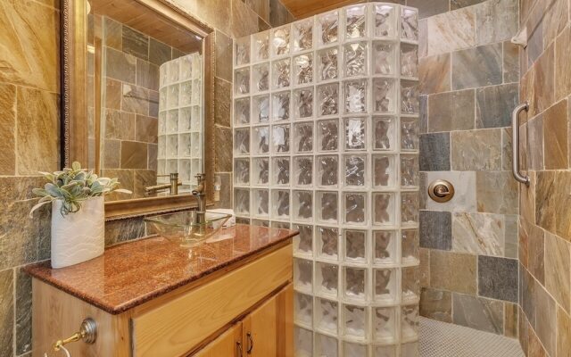 The Sandcastle 4 Bedroom Home by RedAwning