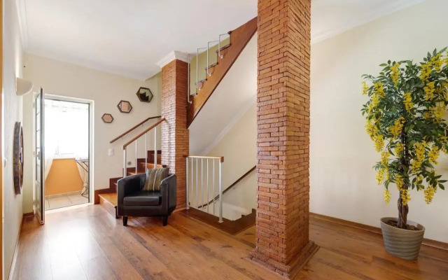 Friendly House