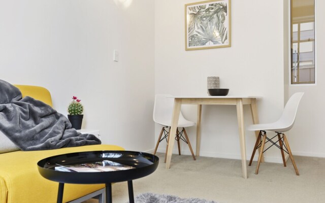 Queenstreet Apartment by Urban Butler