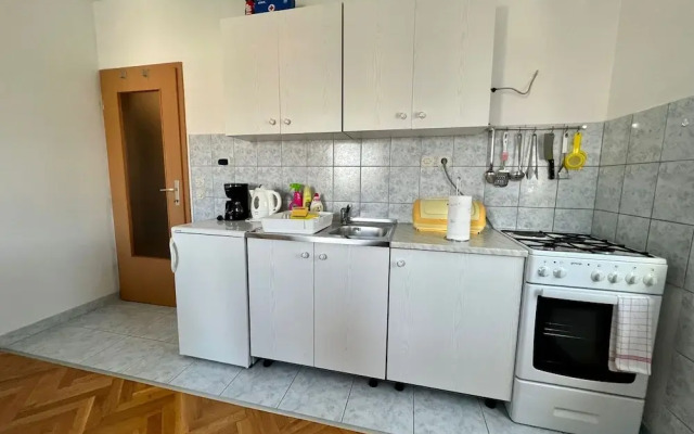 Bright and Cozy Apartment With Balcony in Kastel Luksic